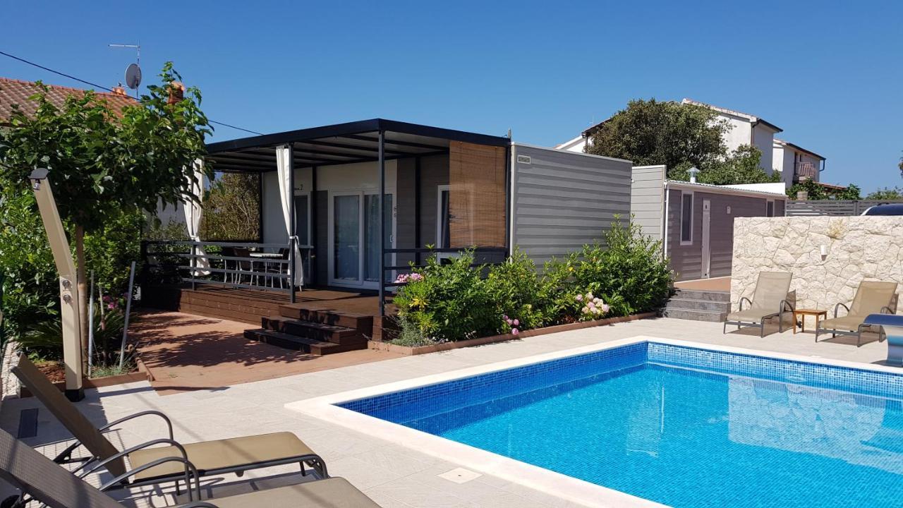קמפור Mobile Homes Suha Punta מראה חיצוני תמונה