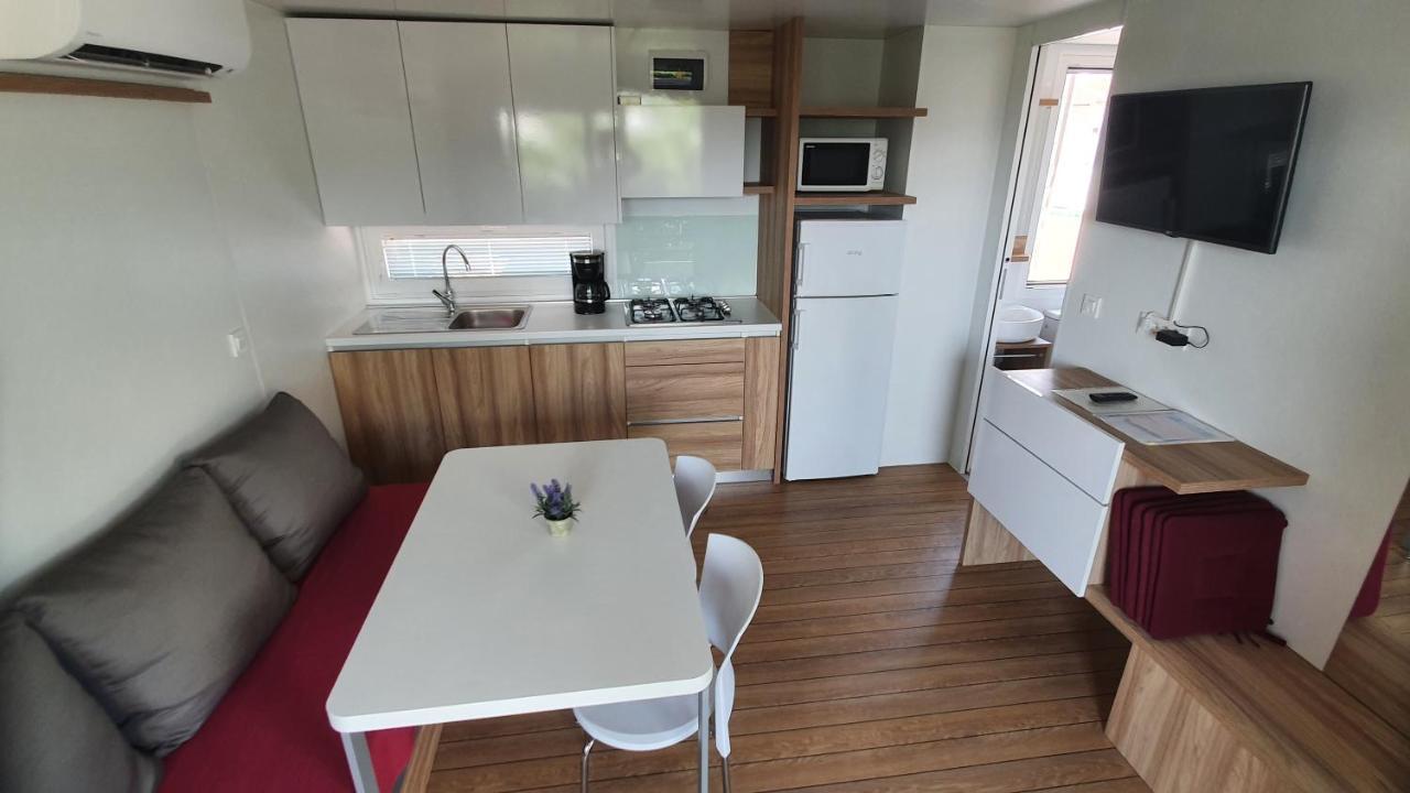 קמפור Mobile Homes Suha Punta מראה חיצוני תמונה